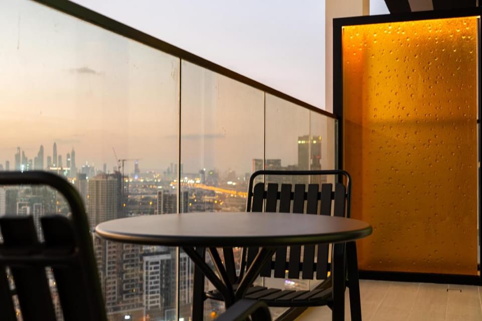 JVC with Skyline View - Near Circle Park & Marina Hotel in Dubai