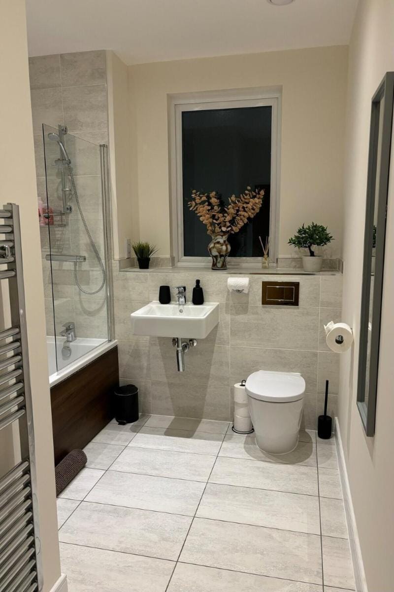Spacious Modern Apartment in Addlestone Apartment in Runnymede District