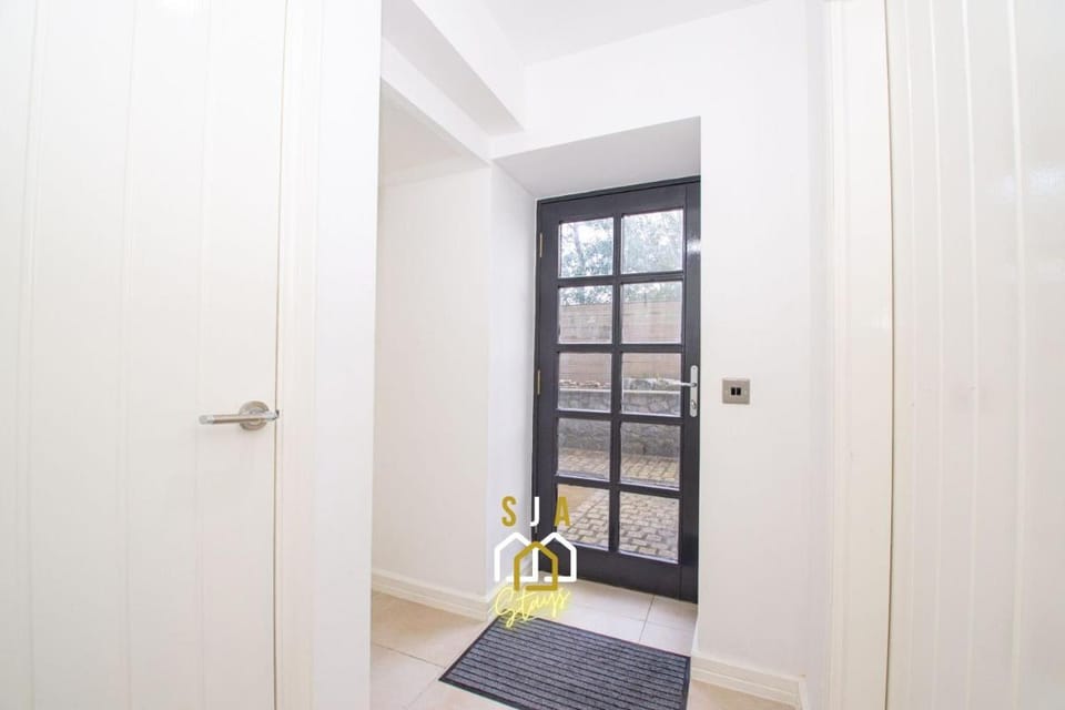 Affleck Stay 1 - SJA Stays - Modern 2 Bed Apartment - With Parking Apartment in Aberdeen