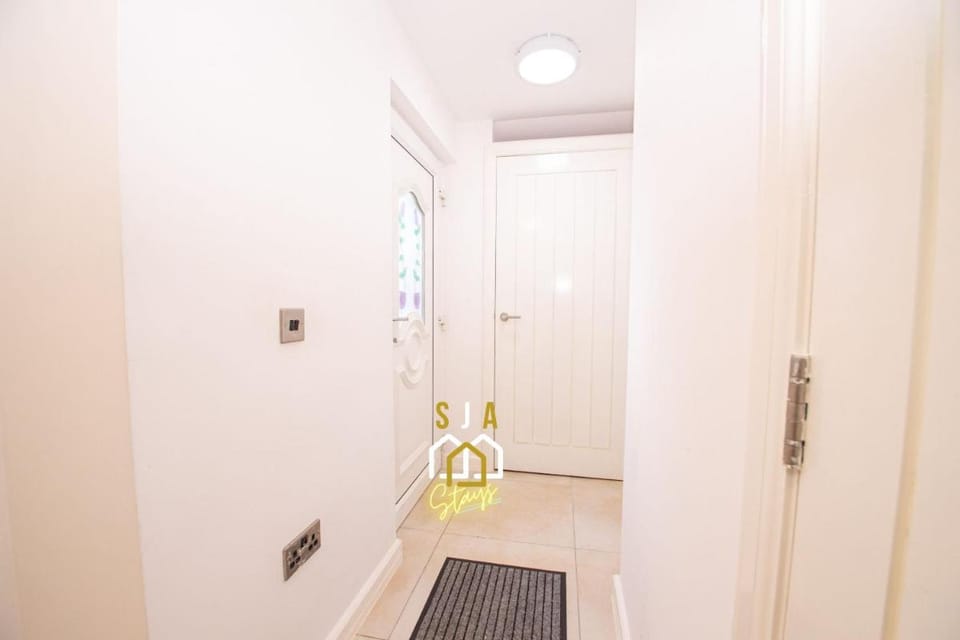 Affleck Stay 1 - SJA Stays - Modern 2 Bed Apartment - With Parking Apartment in Aberdeen