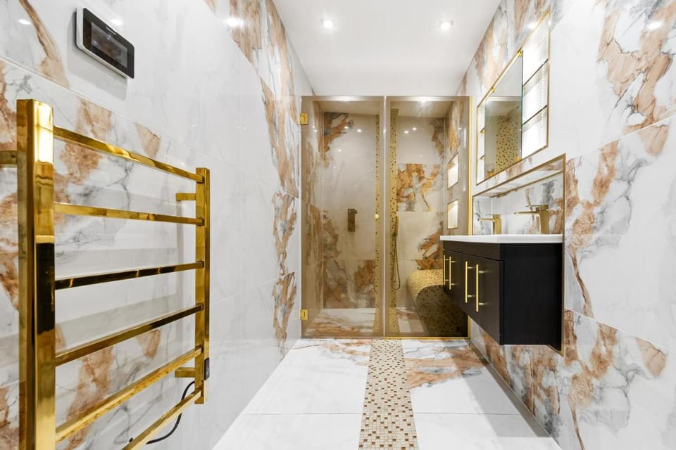 Luxury 3 BR Apt By Regal Realms Short Lets & Serviced Accommodation Knightsbridge Hideaway by Harrods Apartment in City of Westminster