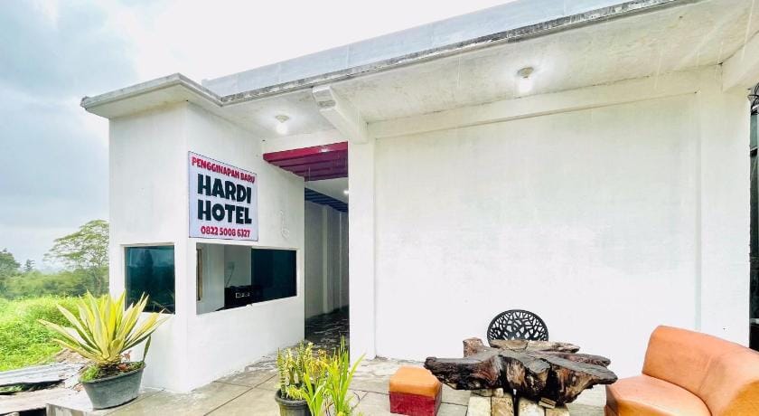 RedDoorz @ Hardi Homestay near Funland Berastagi Hotel in Indonesia