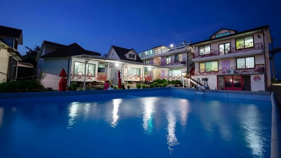 Anmyeondo Red Pension B Bed and Breakfast in South Korea