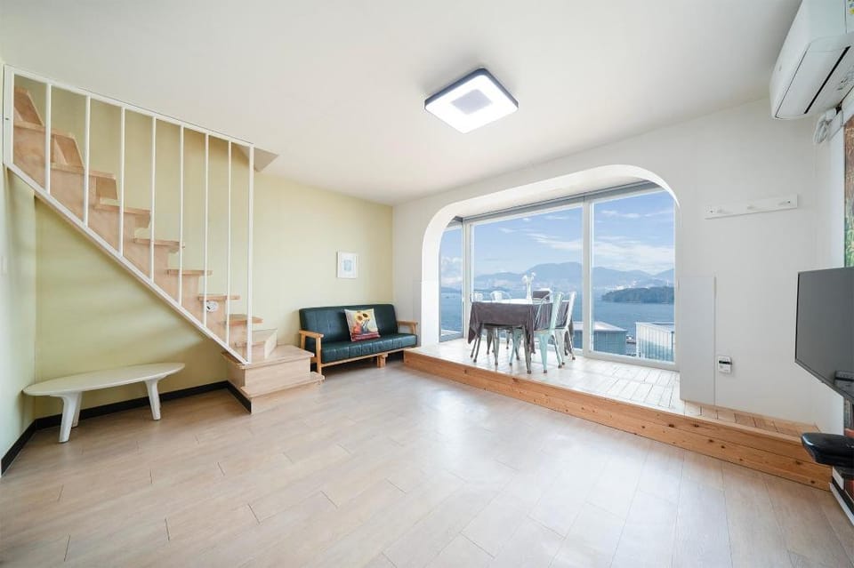 Yeosu Flower Day Ocean View Spa Couple Family Pension Bed and Breakfast in South Korea