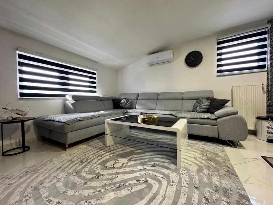 Modern 2bdr apartment w/free parking in Old town Apartment in Sarajevo