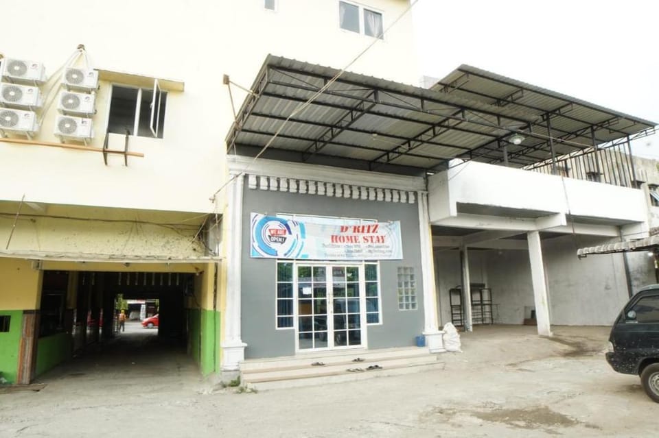 Golden Ritz Homestay Vacation rental in Indonesia
