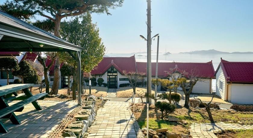 Ganghwa Seokmodo Sunset House Bed and Breakfast in Incheon