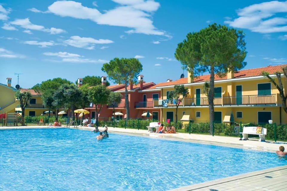 Stunning holiday flat with swimming pool Apartment in Bibione