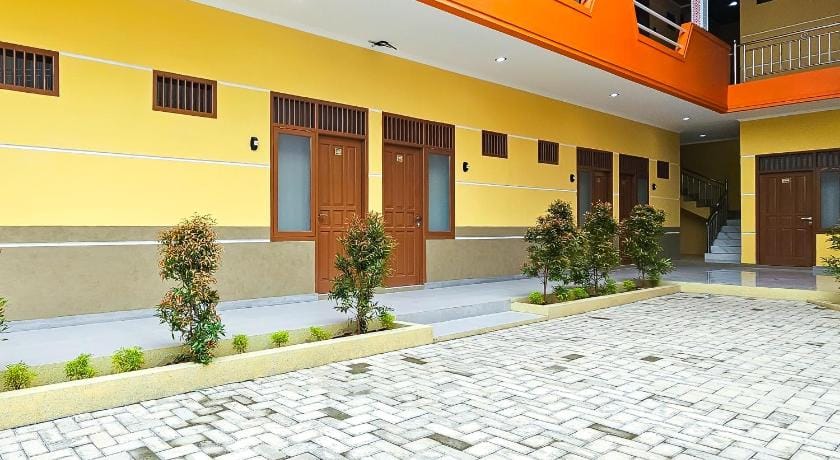 Urbanview MJ Hotel Syariah Cirebon by RedDoorz Hotel in West Java