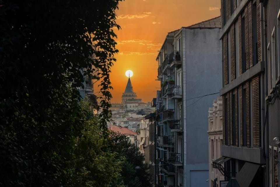 Galata Tower Is Almost In The House/The Balcony Apartment in Istanbul
