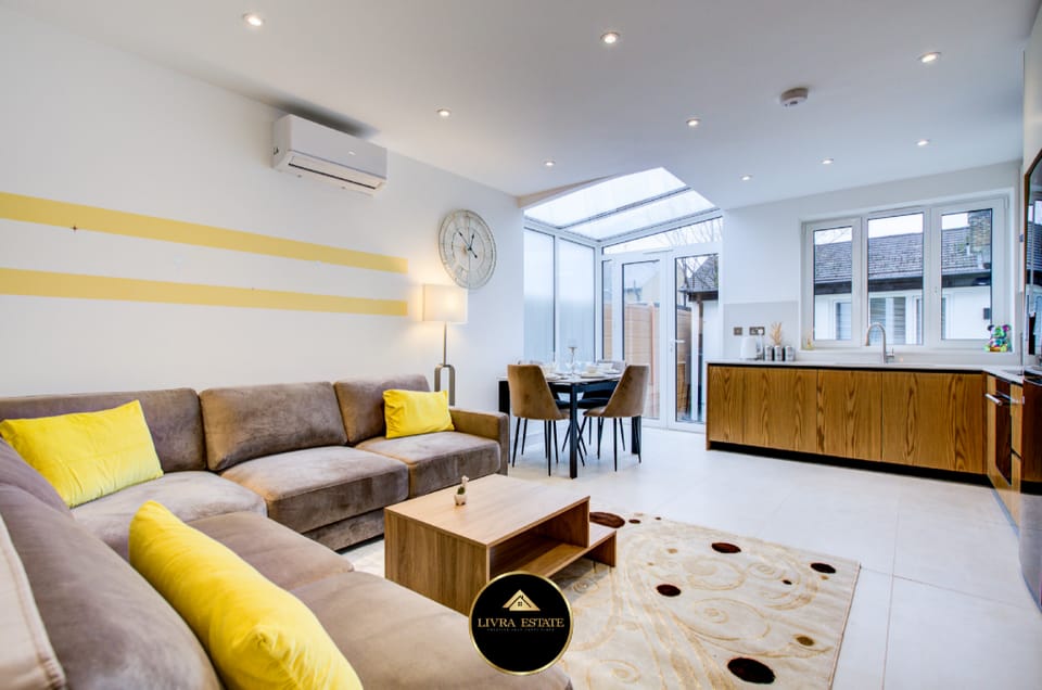 Modern Ground Floor, 2 Bed, 2 Bath apartment, With Garden, South Croydon Apartment in Croydon