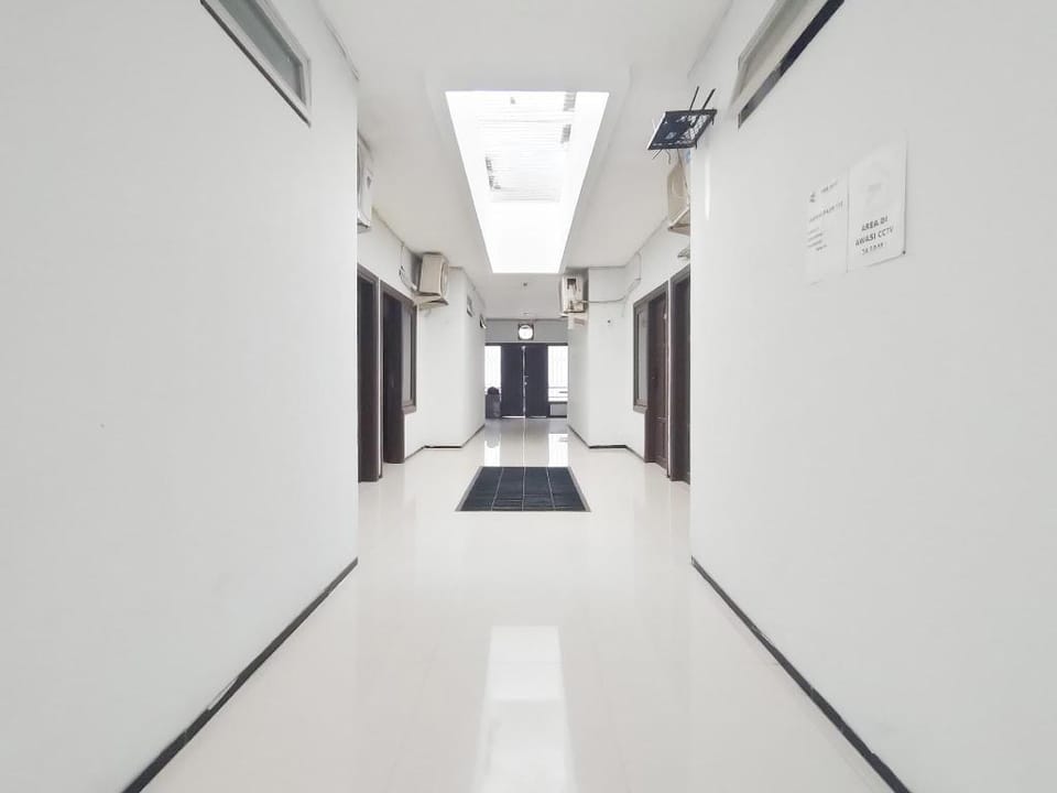 RedDoorz Padang Pasir near Petra University Surabaya Hotel in Surabaya