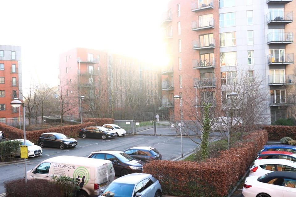 2-Bed Flat, by Co-op & Etihad Apartment in Manchester