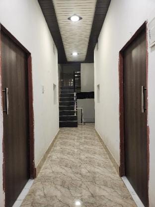 SHYAMA KISHORI DHAM Apartment in Uttar Pradesh