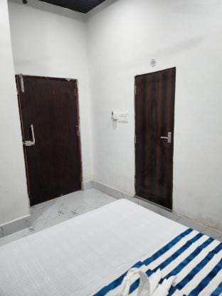 SHYAMA KISHORI DHAM Apartment in Uttar Pradesh