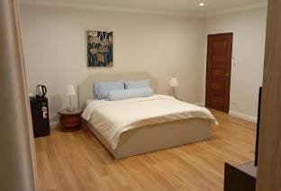 Luxury Lakeside Royal Villa, Bang Pakong Villa in Chon Buri Changwat