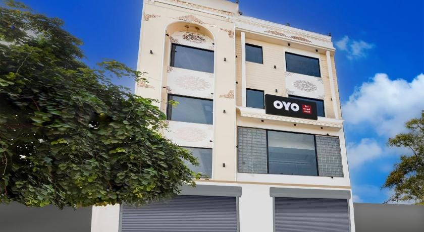 Super Hotel O BAL GOPAL Hotel in Delhi