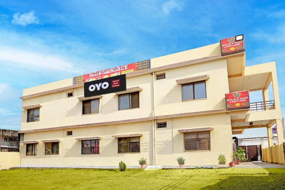Hotel O M N Palace Hotel in India