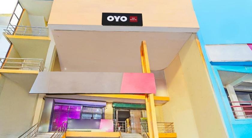 Hotel O by OYO Golden Sky Hotel in Noida