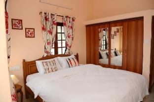 Vista Bellaire - 2BHK AC apt in Dona Paul Apartment in Goa, India
