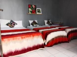 Omah Beji 4 pax 15 Minutes from BNS Vacation rental in Batu