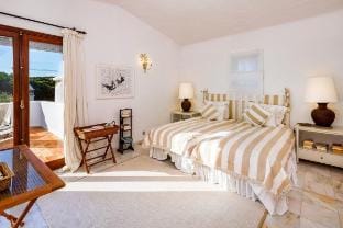 Villa Clarins - Beautiful Roof Terrace Villa in Quarteira