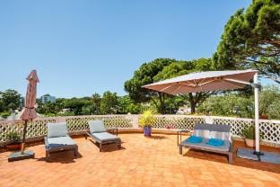 Villa Serro - large gardens, boutique bathrooms Villa in Faro District