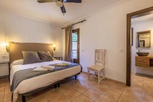 Villa Benellis - Beautiful private gardens Villa in Raiguer