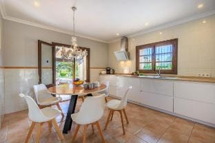 Villa Benellis - Beautiful private gardens Villa in Raiguer