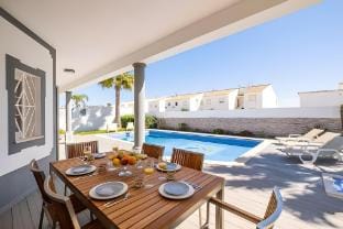 Villa Redonda - Short walk from the beach Villa in Guia