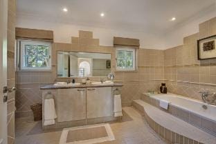 Villa Zarana, fantastic house in Salinas Villa in Faro District