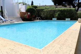Villa Hibiscus, great location in Vilamoura Villa in Quarteira