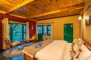 Kailaso Homestay-A Scenic & Quiet Hilltop Cottage Vacation rental in Punjab, India