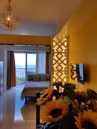 Modern & Luxurious with Breaktaking view of Taal Apartment in Tagaytay