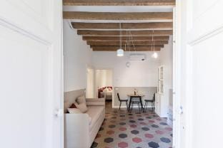 Milano Apartments Darsena - Toscanini Apartment in Milan