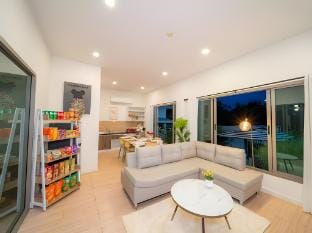 Phuket 4 Bedroom  Pool Garden House（3） Villa in Phuket