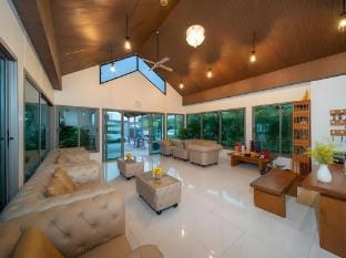Phuket Marina Seaside 4 Bedroom Pool Villa(4) Villa in Phuket