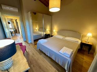 Fine house overlooking the patio,Borgo dei Rosai Apartment in Florence