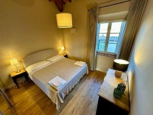 Fine house overlooking the patio,Borgo dei Rosai Apartment in Florence