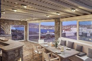 Villa Petrolefko By Ethos Hospitality- 5 Bedrooms Villa in Mykonos, Mikonos 846 00, Greece