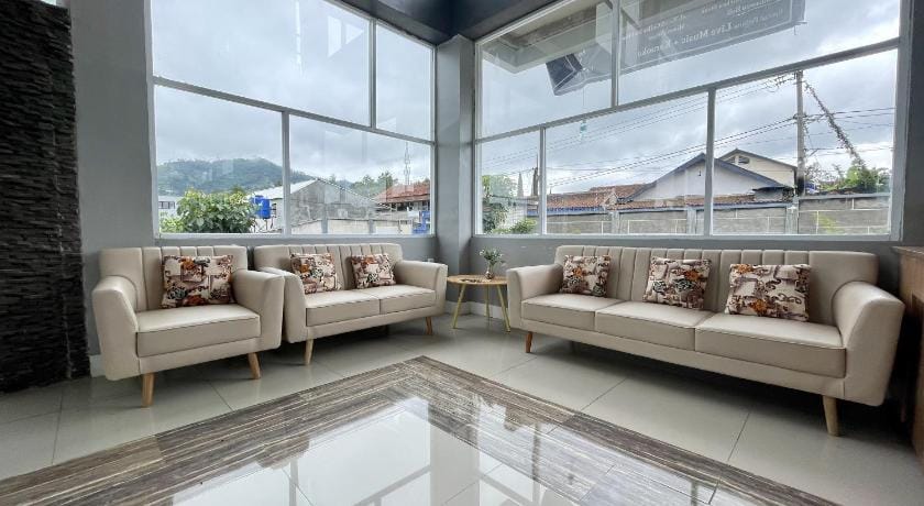 eLKa-eS Villa Lodge in Lembang