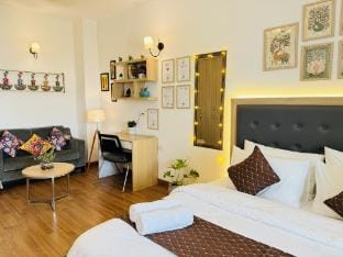 Balcony Escape Stay By Buddies Home Apartment in Noida