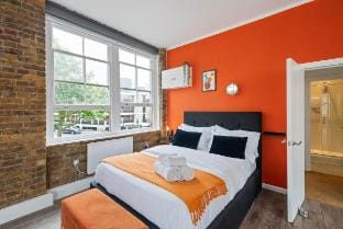 New & Spacious Studio in Old St Apartment in London Borough of Islington