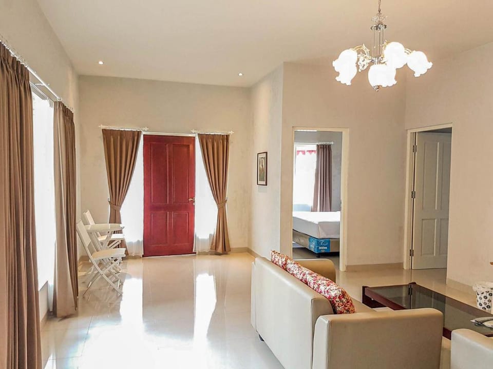 Rosetta Homestay Vacation rental in Batu