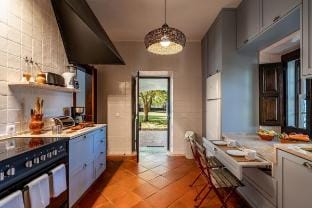 Casa do Meio, Family House w/ Pool in middle Natur Vacation rental in Setubal District
