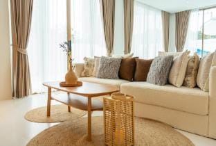 White Villa Jomtien Beach Villa in Pattaya City
