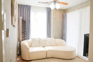 Ueno/Akihabara 8min/4 floors detached house/4 LDK Vacation rental in Japan