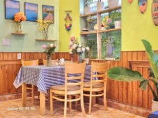 Sea House Sunrise - Two-Bedroom Apartment (3 Large Beds) Vacation rental in Laos