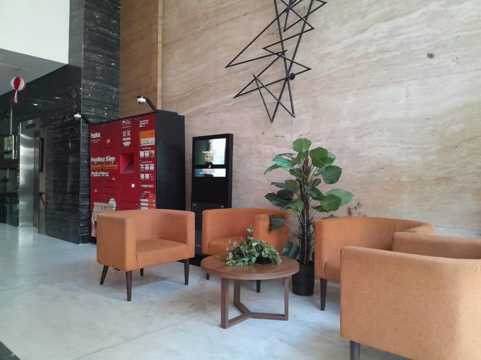 ROKET ROOM Majestic Point Serpong Hotel in West Java