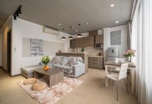 Romantic apartment in Tu Hoa Cong Chua str/quiet Apartment in Laos